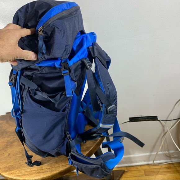 Mec  unisex waterproof backpack - Picture 5 of 8